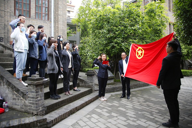 公司團(tuán)委赴西安事變紀(jì)念館開展團(tuán)日活動(dòng)配圖2 (2).JPG