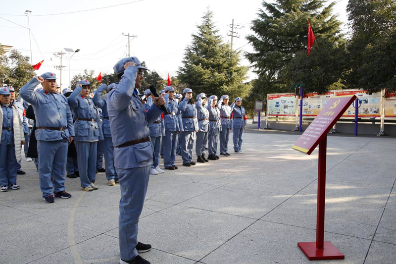 新型能源公司舉辦“重走長征路 奮進(jìn)新征程”主題黨日活動