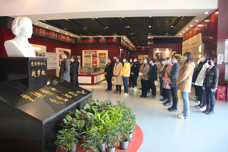 新型能源公司工會(huì)開展“弘揚(yáng)趙夢(mèng)桃精神 爭當(dāng)巾幗楷?！弊剷?huì)-3.png