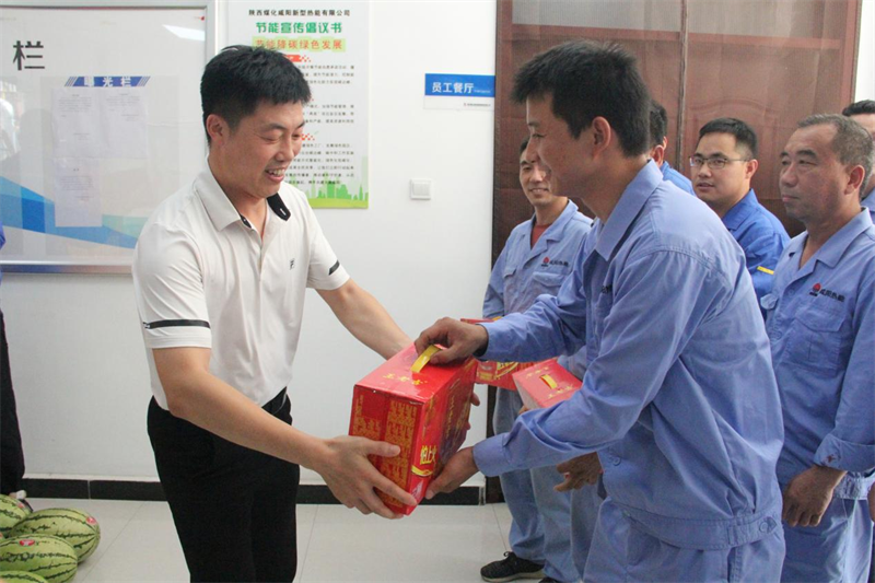 炎炎夏日“送清涼”  滿滿關(guān)懷沁人心-3.png