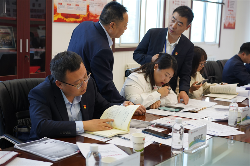 陜北礦業(yè)公司到新型能源公司開展黨建工作提質(zhì)增效專項行動督導(dǎo)互檢-3.png 陜北礦業(yè)公司到新型能源公司開展黨建工作提質(zhì)增效專項行動督導(dǎo)互檢-3.png