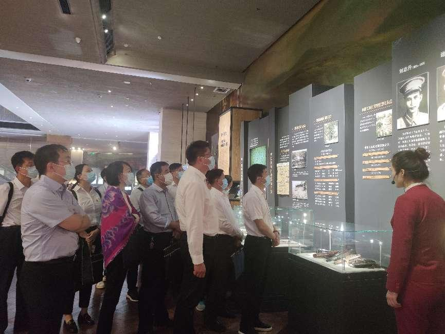 公司組織黨員赴照金紅色教育基地參觀學習.png 公司組織黨員赴照金紅色教育基地參觀學習.png