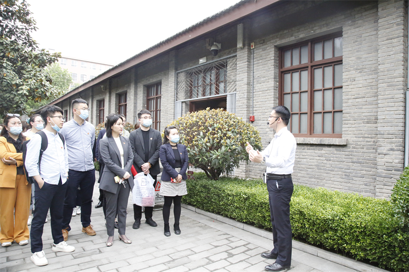 “追尋紅色足跡 傳承紅色基因”——公司組織青年職工赴西安事變紀(jì)念館開展黨史學(xué)習(xí)教育實(shí)踐活動(dòng)1.png