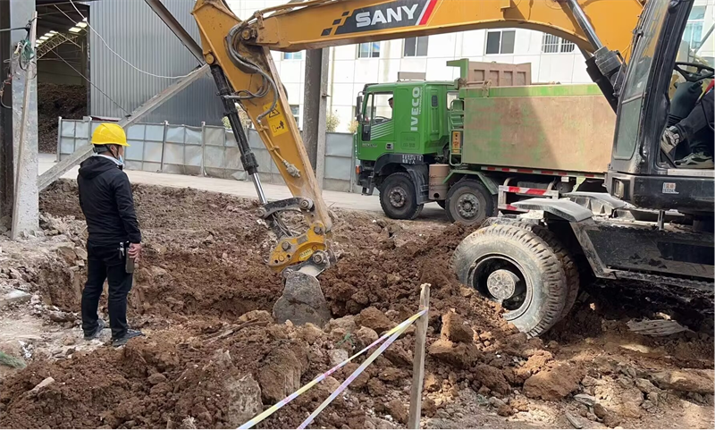 不負春光建設忙1新型能源公司：奮進春光里 新能建設忙1.png