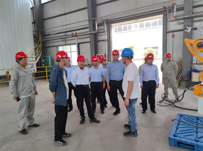 方剛一行到鑫爾特公司開展調查研究1.png