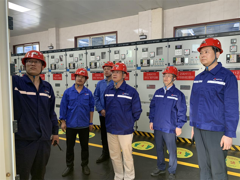 公司副總經理黃崗帶隊深入選煤公司一線督導檢查2.png