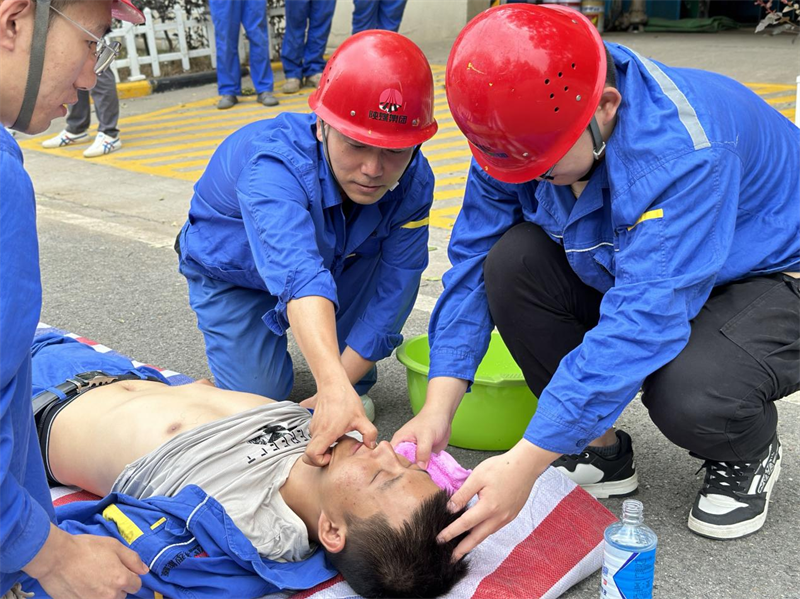 咸陽公司開展高溫中暑應急演練3.png