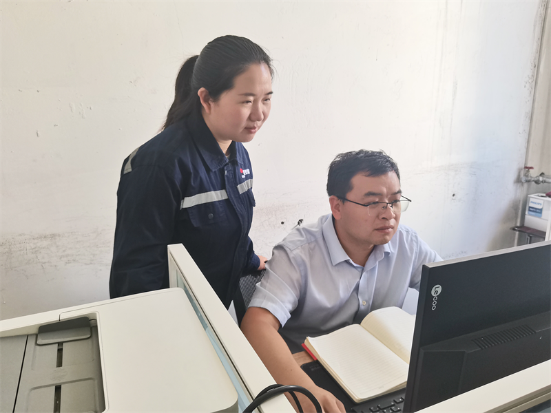 職工“夫妻檔”的別樣“七夕2.png 職工“夫妻檔”的別樣“七夕2.png