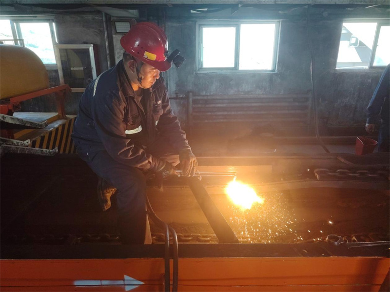 新型能源選煤公司:搶修!一場與時(shí)間的賽跑!2.jpg 新型能源選煤公司:搶修!一場與時(shí)間的賽跑!2.jpg