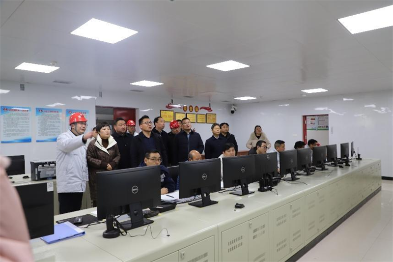 桐柏縣縣長(zhǎng)許曉燕一行到淮源公司調(diào)研.png 桐柏縣縣長(zhǎng)許曉燕一行到淮源公司調(diào)研.png