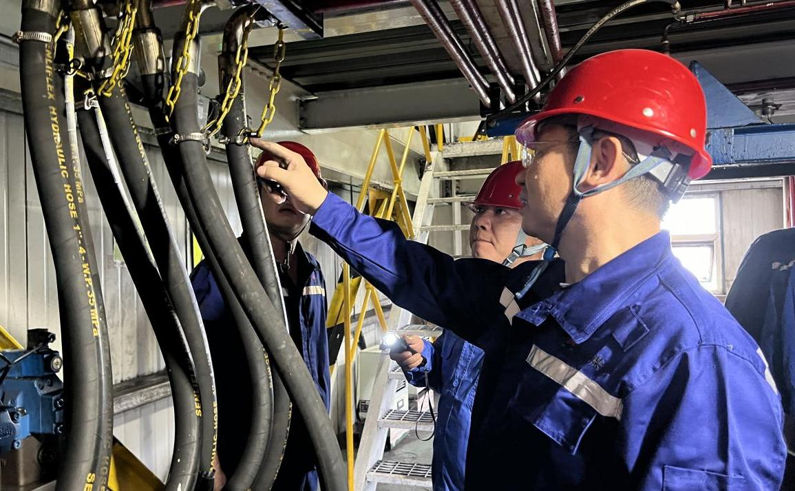 公司副總經(jīng)理黃崗帶隊(duì)到選煤公司、灃京公司檢查指導(dǎo)工作