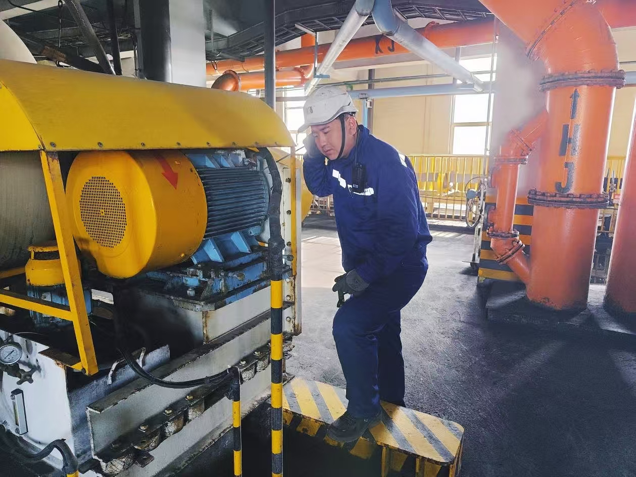 051738728375209330.png 選煤公司:別樣“年味”叫堅(jiān)守01.png