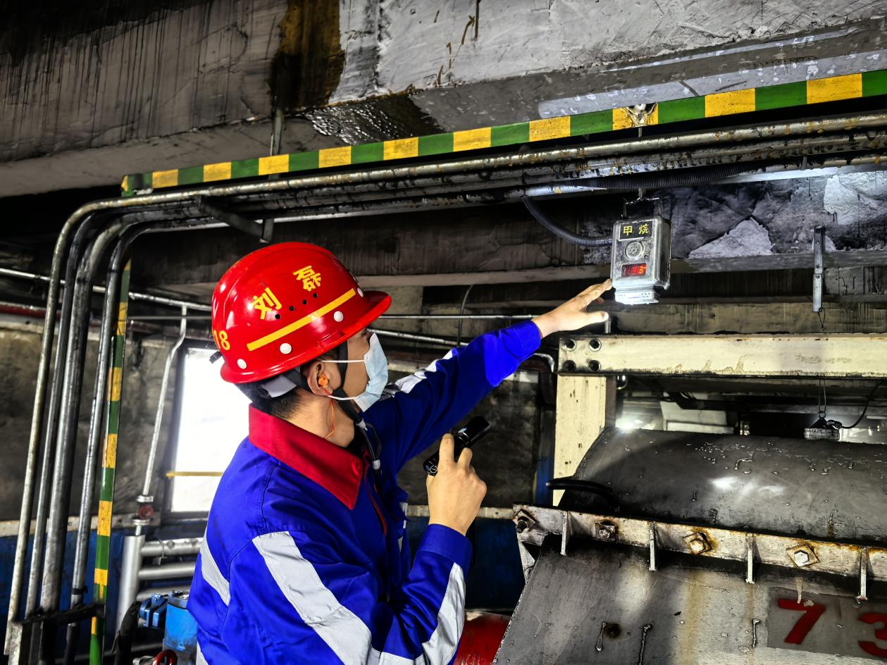 051738735771148406.png 選煤公司:新春煤海“守歲人”05.png