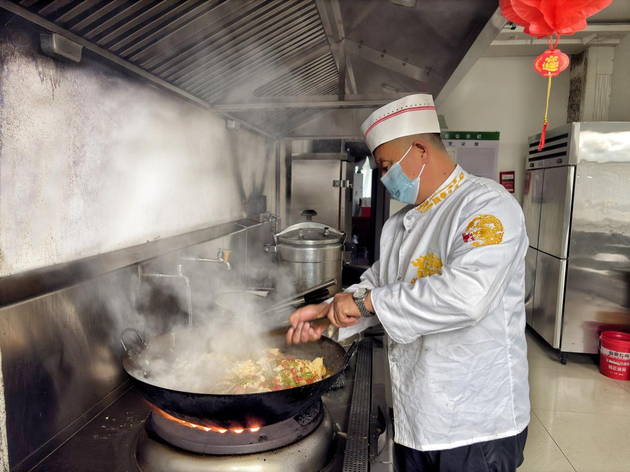 051738735828509283.png 選煤公司:新春煤海“守歲人”08.png